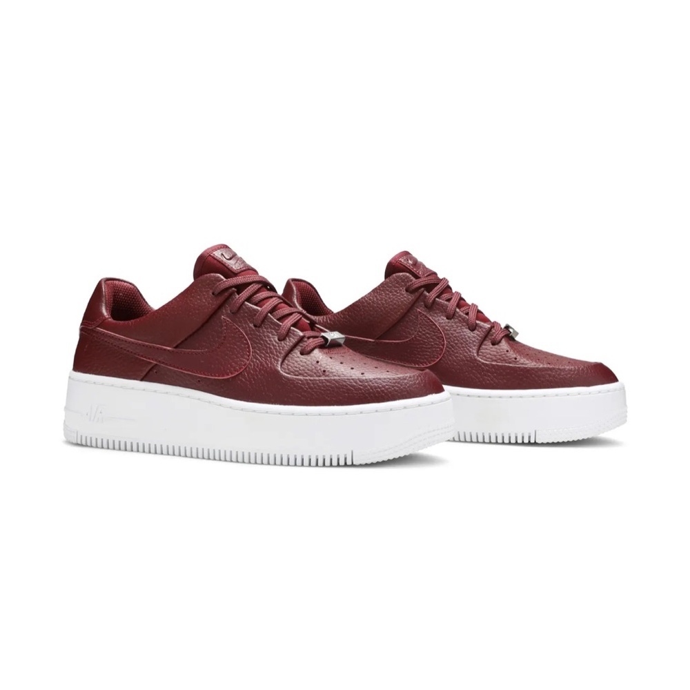 Nike Women's Maroon Sneakers Excellent Condition